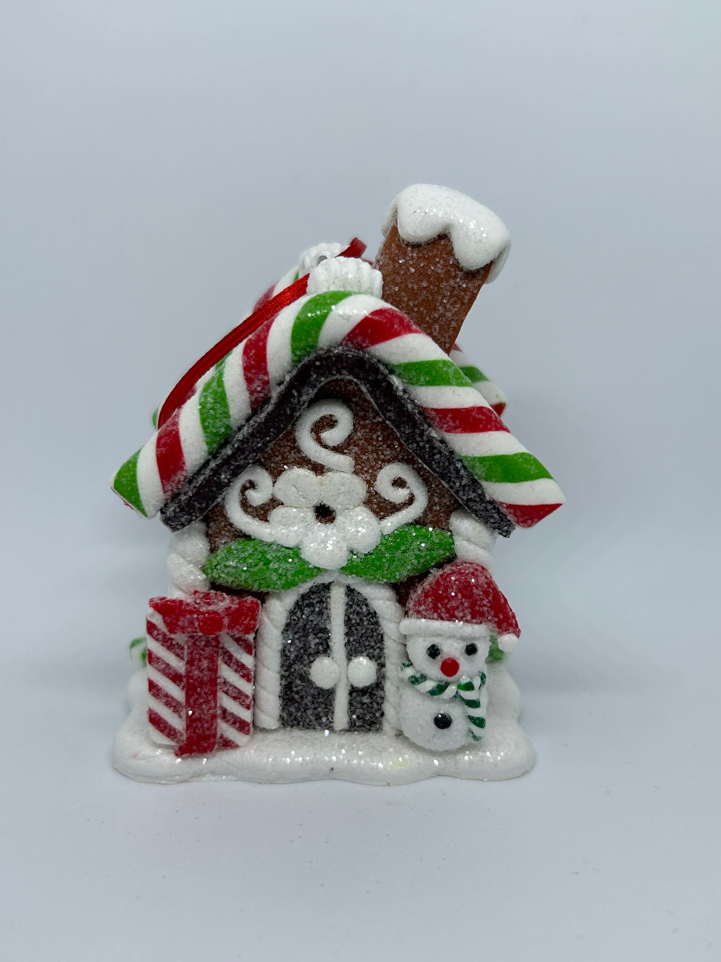 Kersthanger Christmas Paradise - Huisje 3D cadeau + sneeuwpop